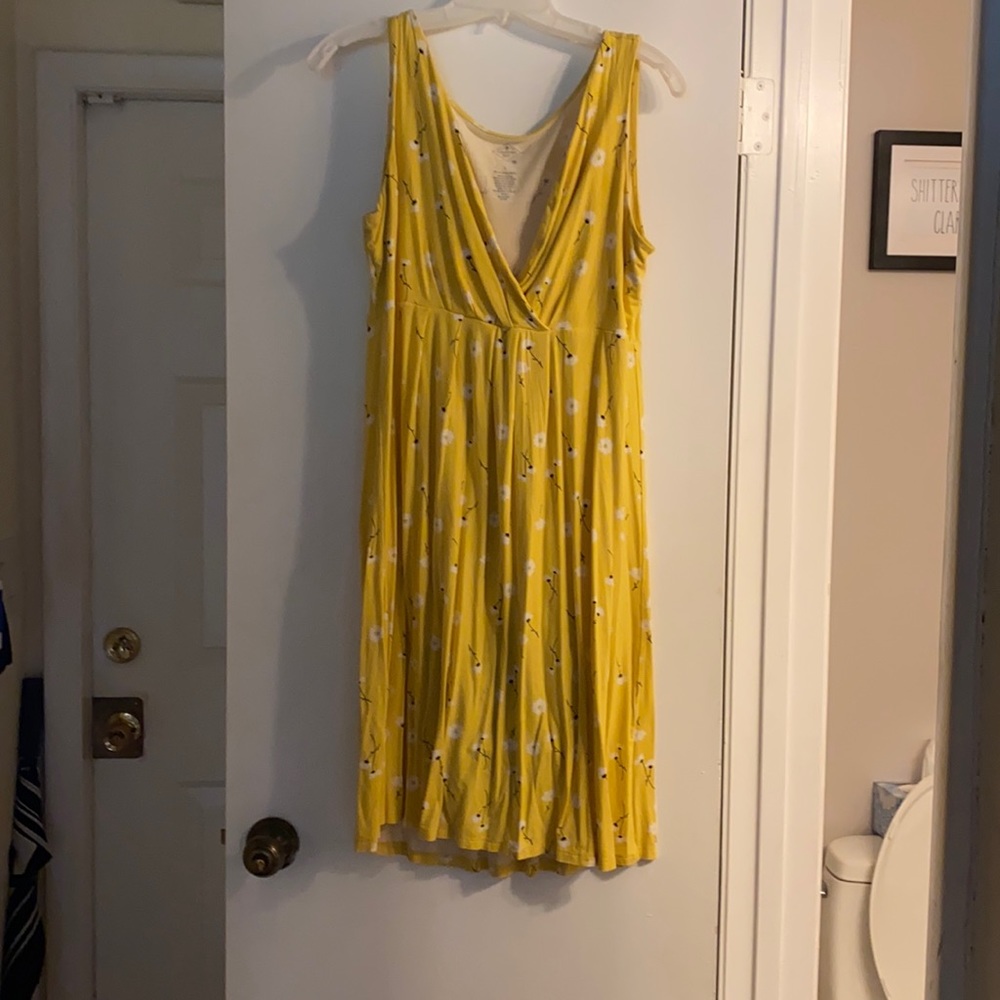 Size L St. John’s bay, yellow summer flowy dress